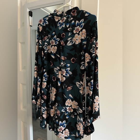 Guess Romper - Picture 4 of 4